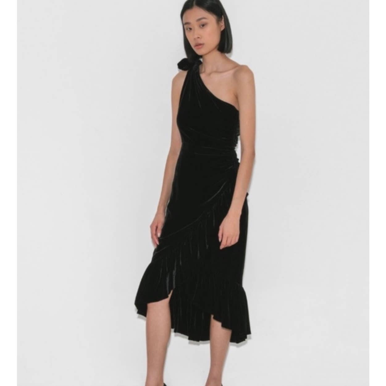 Ulla Johnson Elisa One Shoulder Velvet Midi Dress Size 4 Black - Premium from Ulla Johnson - Just $199.0! Shop now at Finds For You