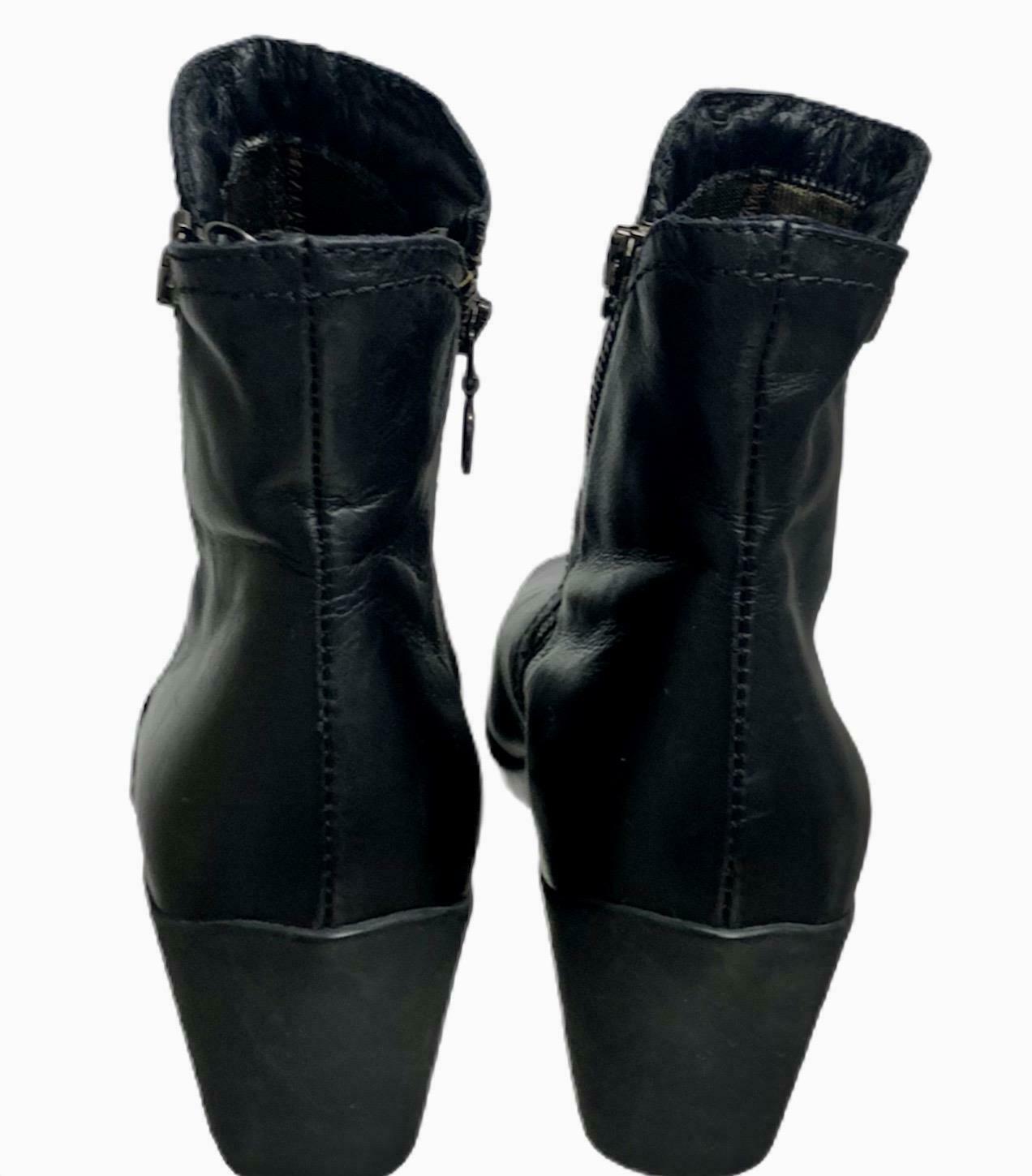 Aquatalia Side Zip Leather Ankle Booties Boots Size 6 Black - Premium Clothing, Shoes & Accessories:Women:Women's Shoes:Boots from Aquatalia - Just $37.86! Shop now at Finds For You