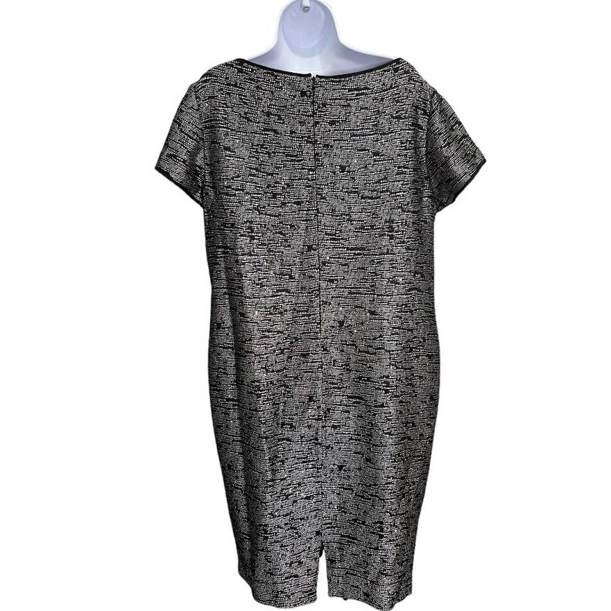 St John Sparkly Key Hole Knit Dress Size 16 Plus Size - Premium  from St. John - Just $189.0! Shop now at Finds For You